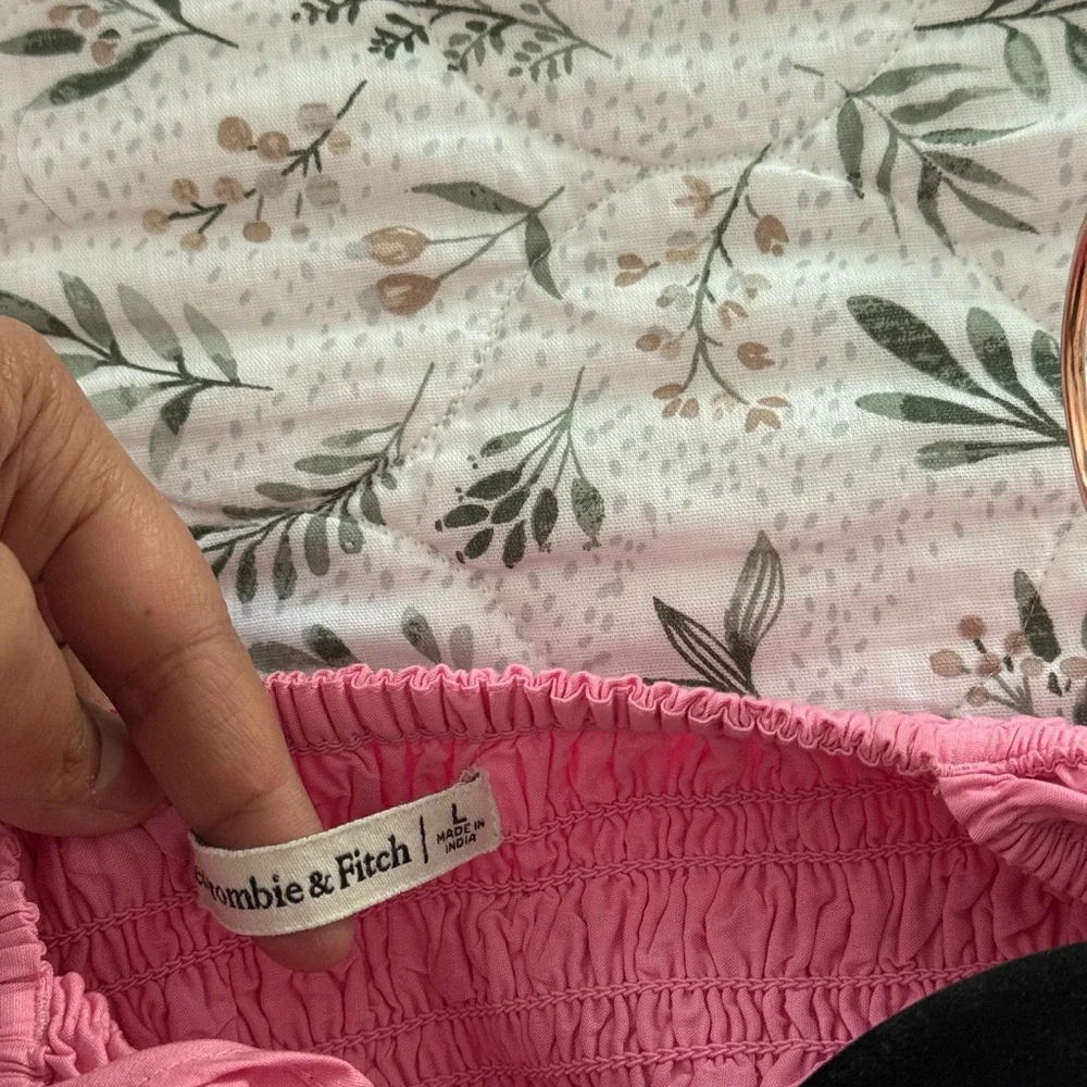 Abercrombie & Fitch soft pink